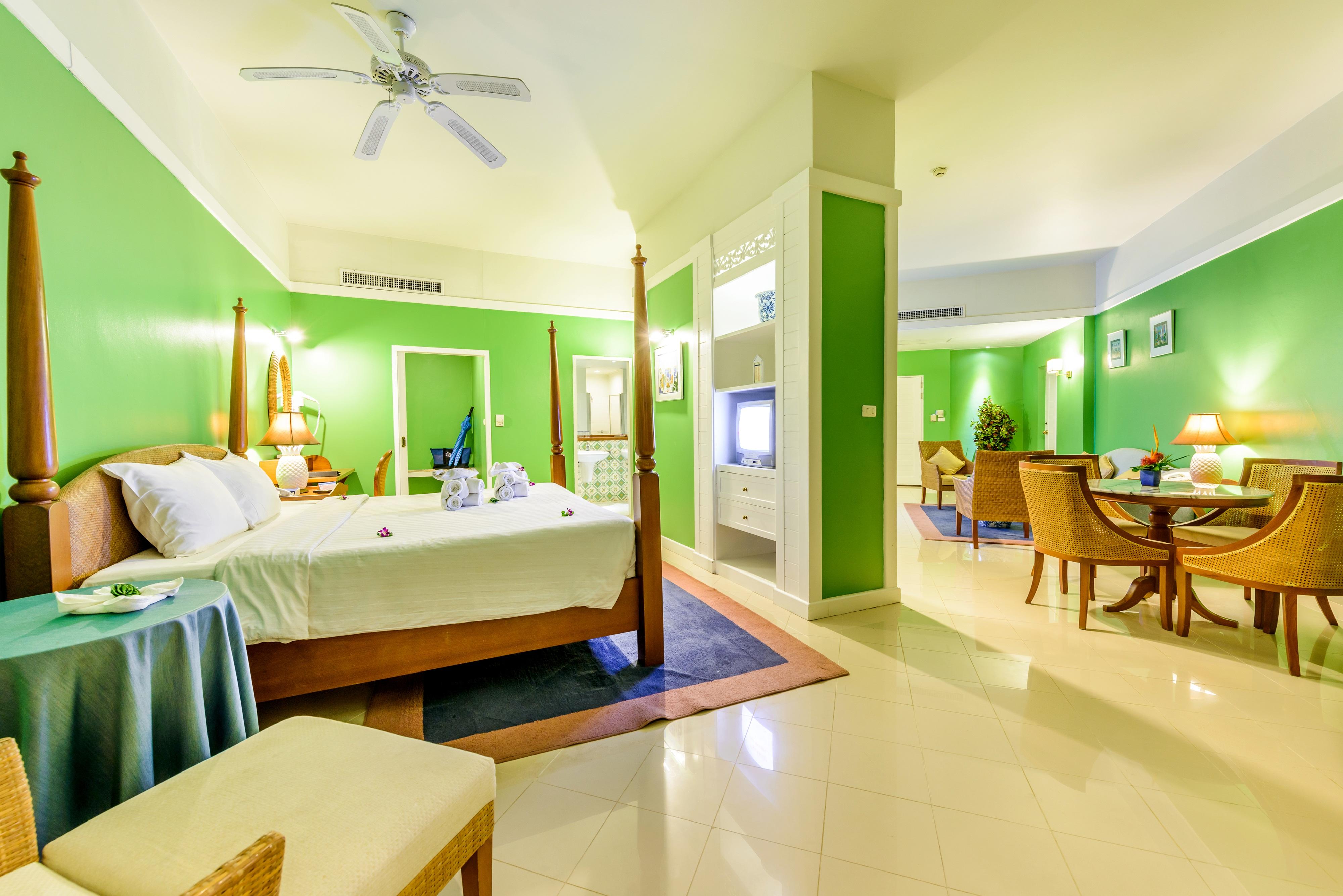 Andaman Seaview, Karon Beach - Sha Plus Exterior photo