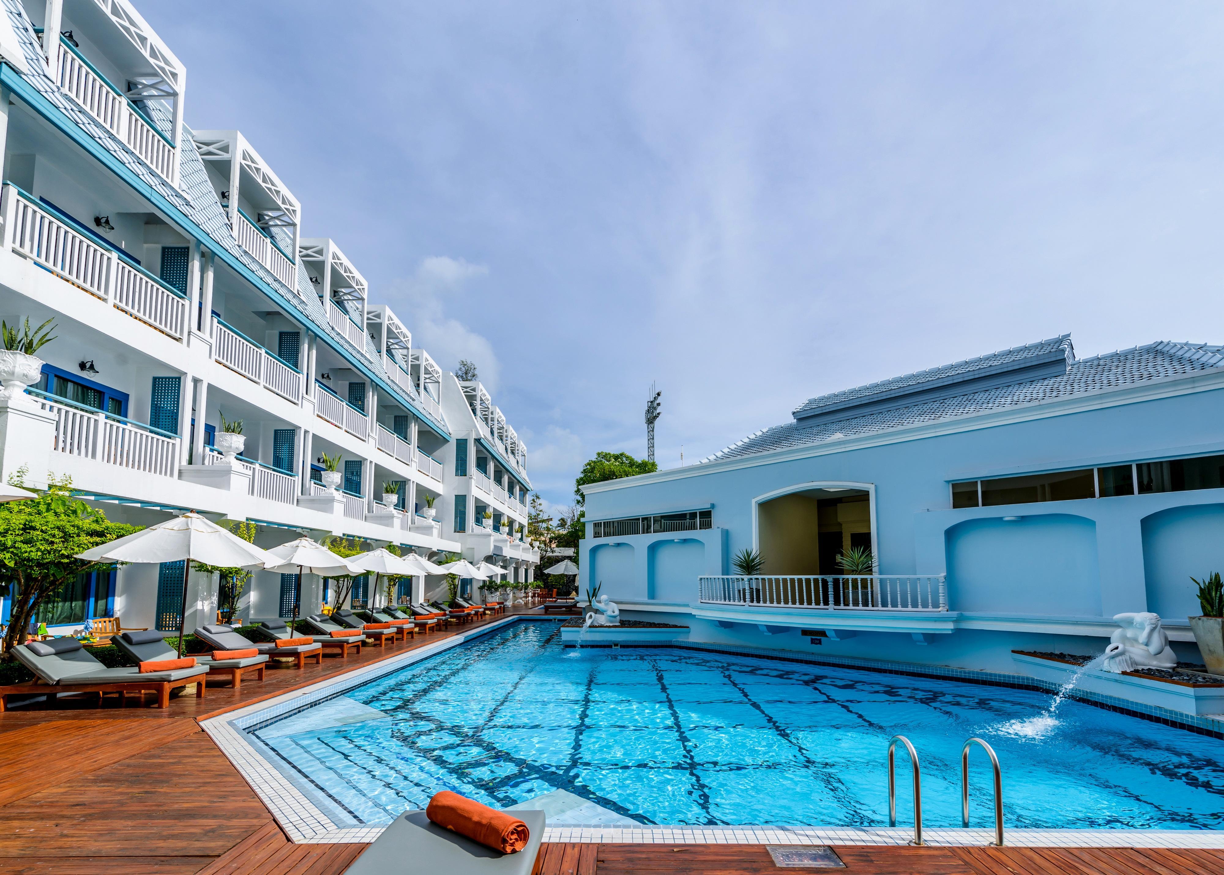 Phuket sea view. Отель Андаман Сивью Пхукет. Андаманы отели. Отель Андаман сия Карон. Андаман Ривьера Пхукет декабрь 2020.