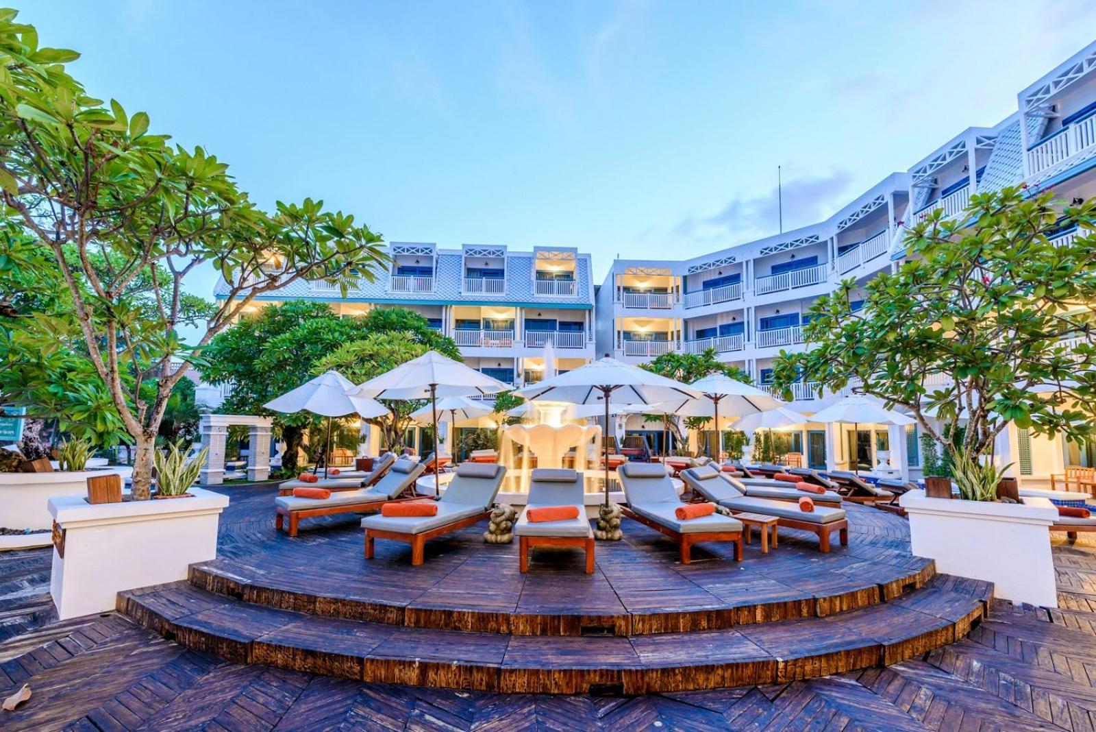 Andaman Seaview, Karon Beach - Sha Plus Exterior photo