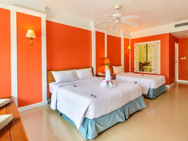 Andaman Seaview, Karon Beach - Sha Plus Exterior photo