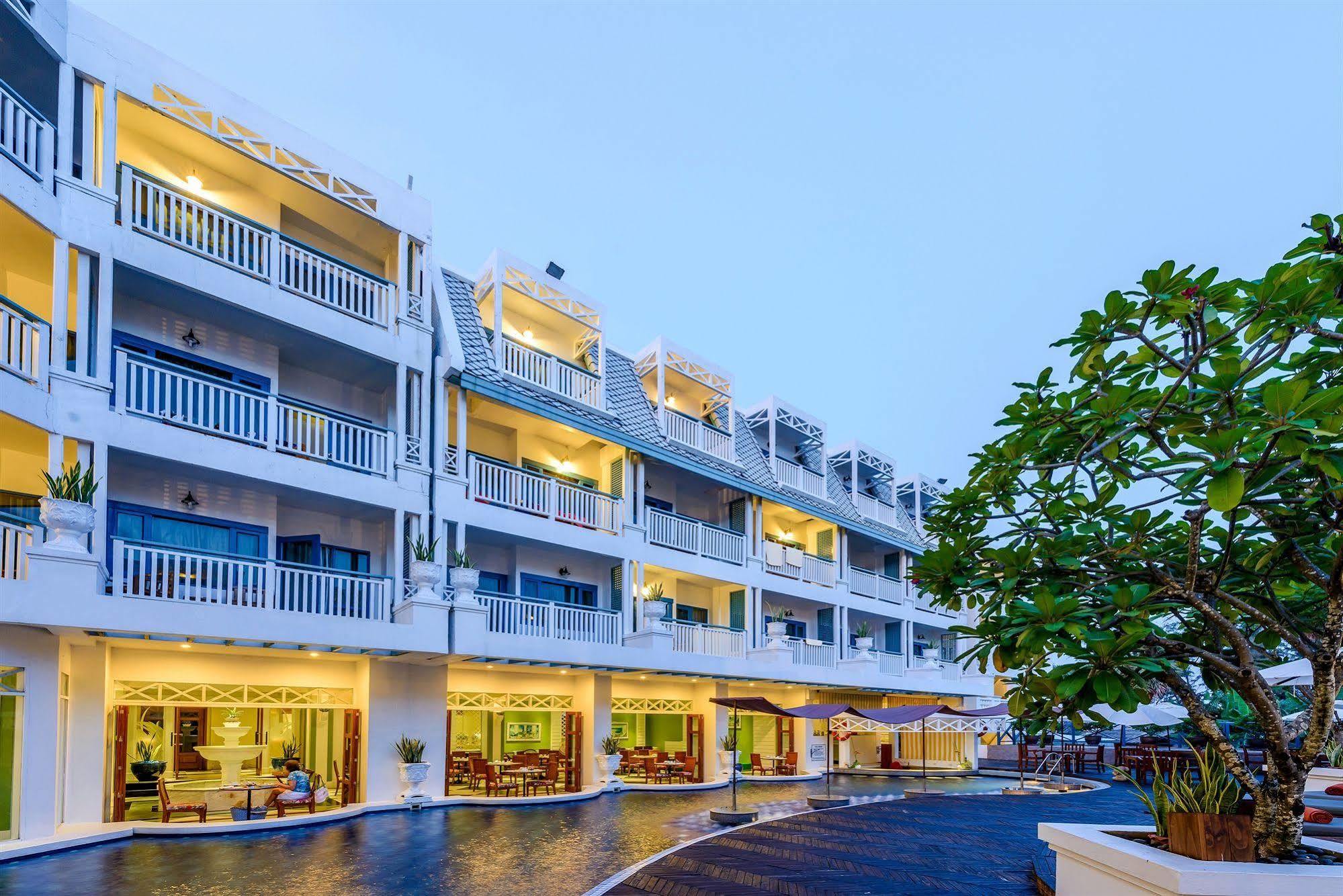 Andaman Seaview, Karon Beach - Sha Plus Exterior photo