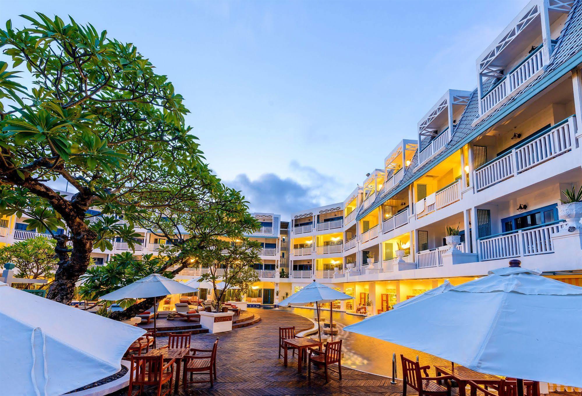 Andaman Seaview, Karon Beach - Sha Plus Exterior photo