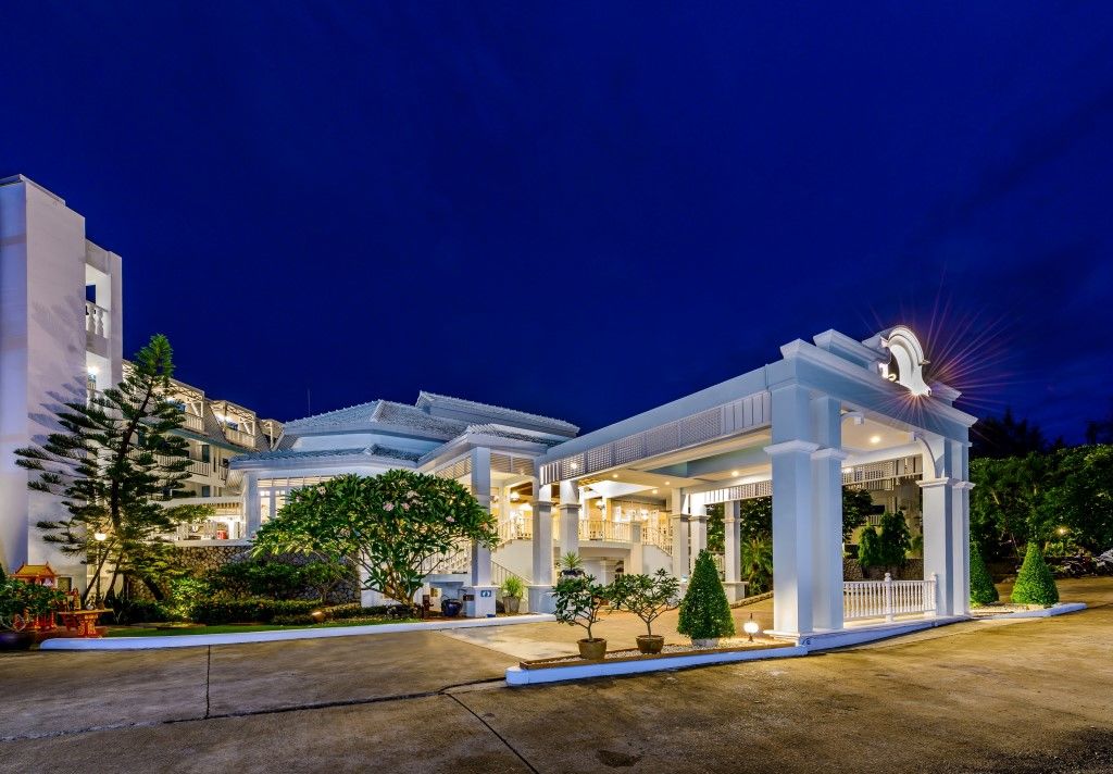 Andaman Seaview, Karon Beach - Sha Plus Exterior photo